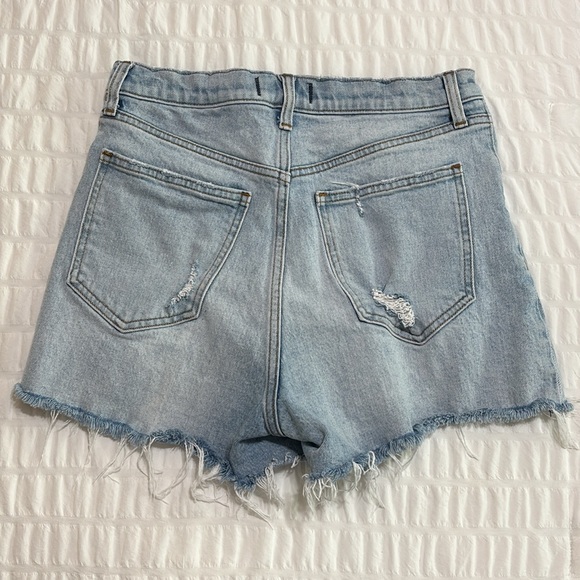 Abercrombie & Fitch The 4" High Rise Mom Short - Size 29 - Picture 2 of 3